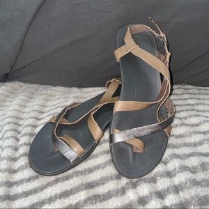 strappy leather olukai sandals